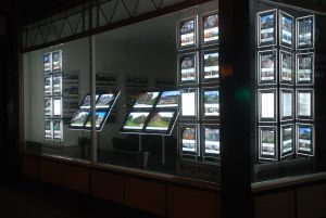LED Schaufenster Display drehbar 8 x DINA4 Acryl- Postertaschen