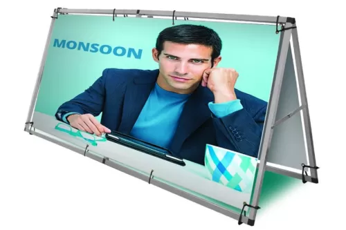 Monsoon Großformat Bannerdisplay 2,5m mit Druck